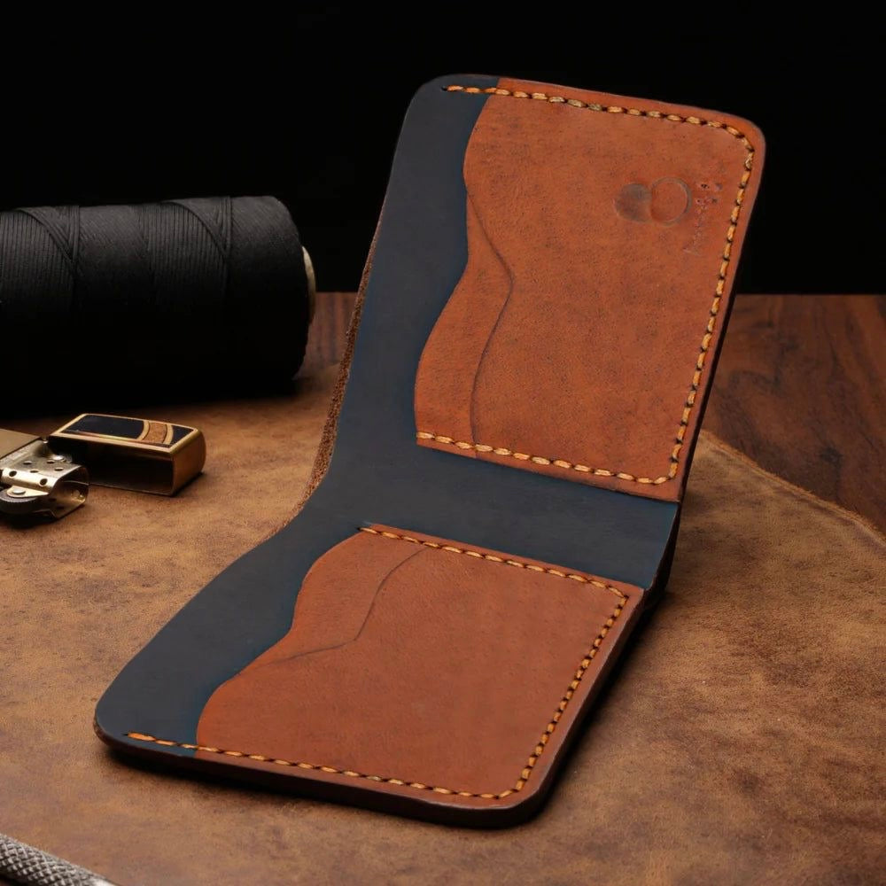 Leather black and skin woilet