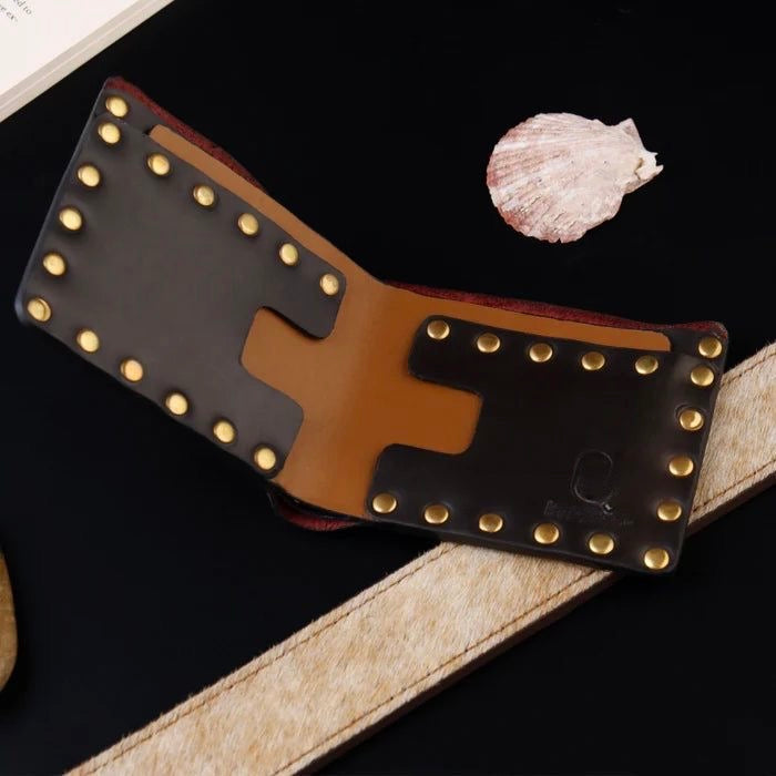 Leather woilet
