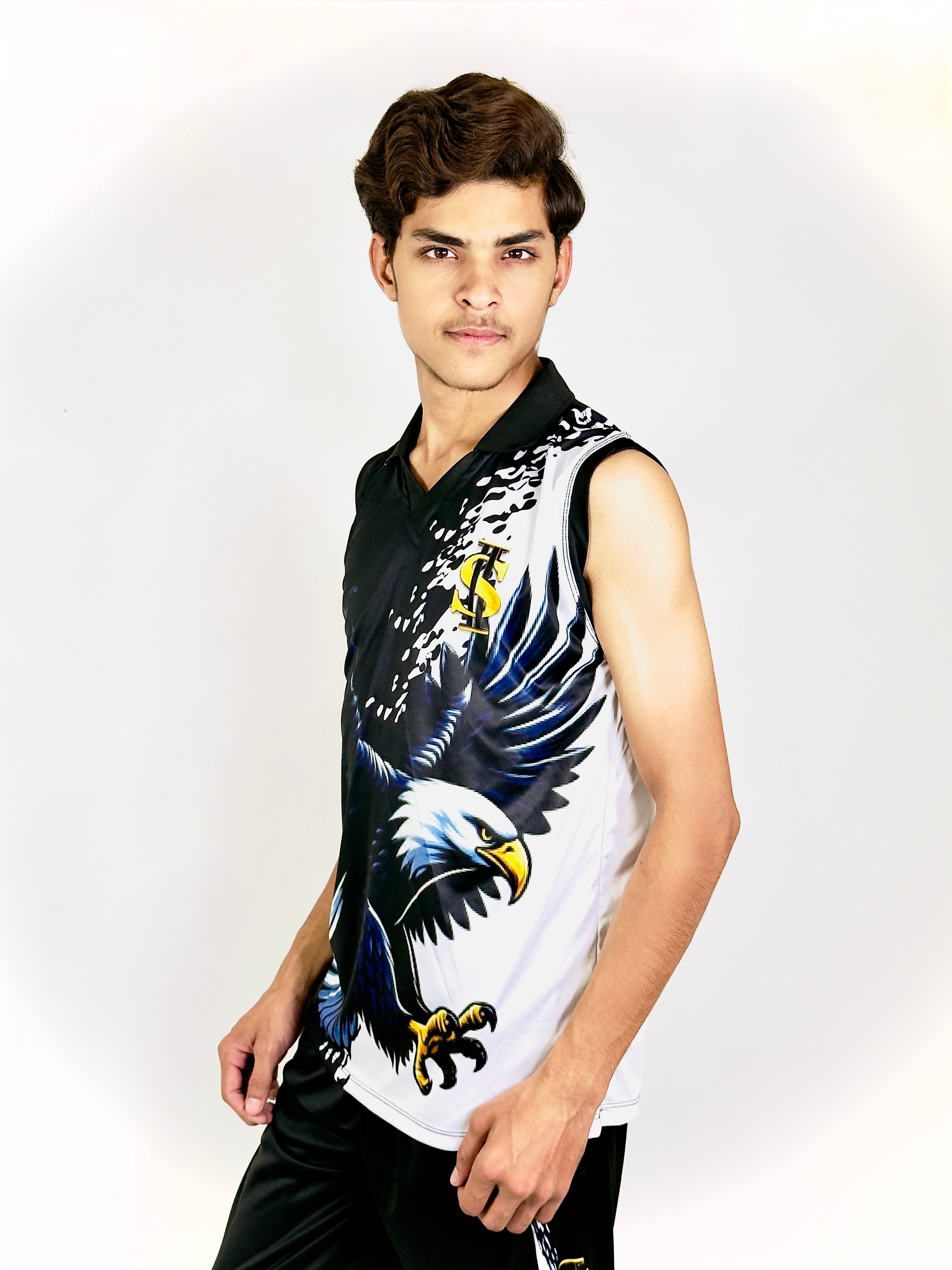 Sleeves less sport shirt and trousers with stretchable best fabrics