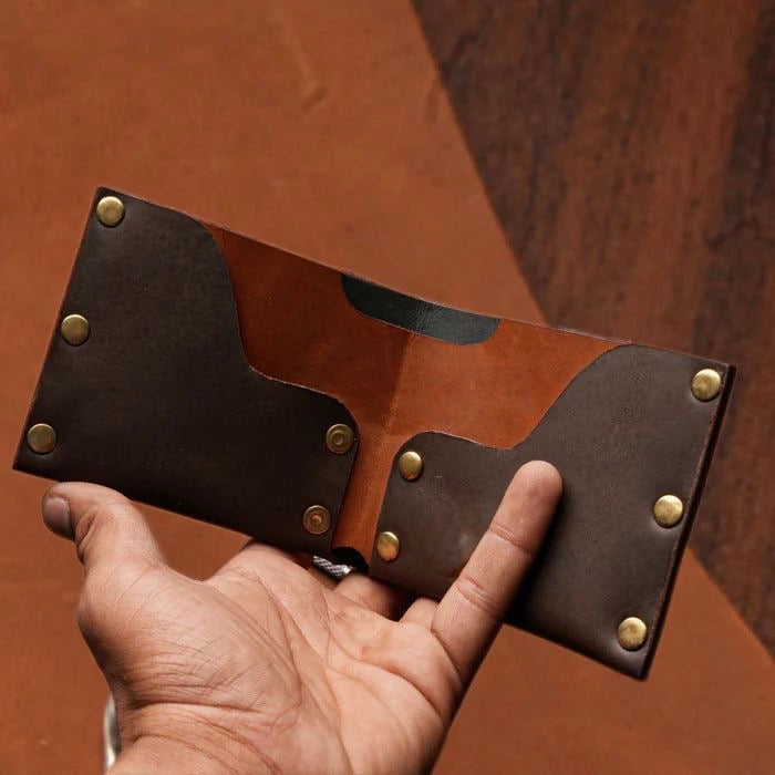Leather woilet