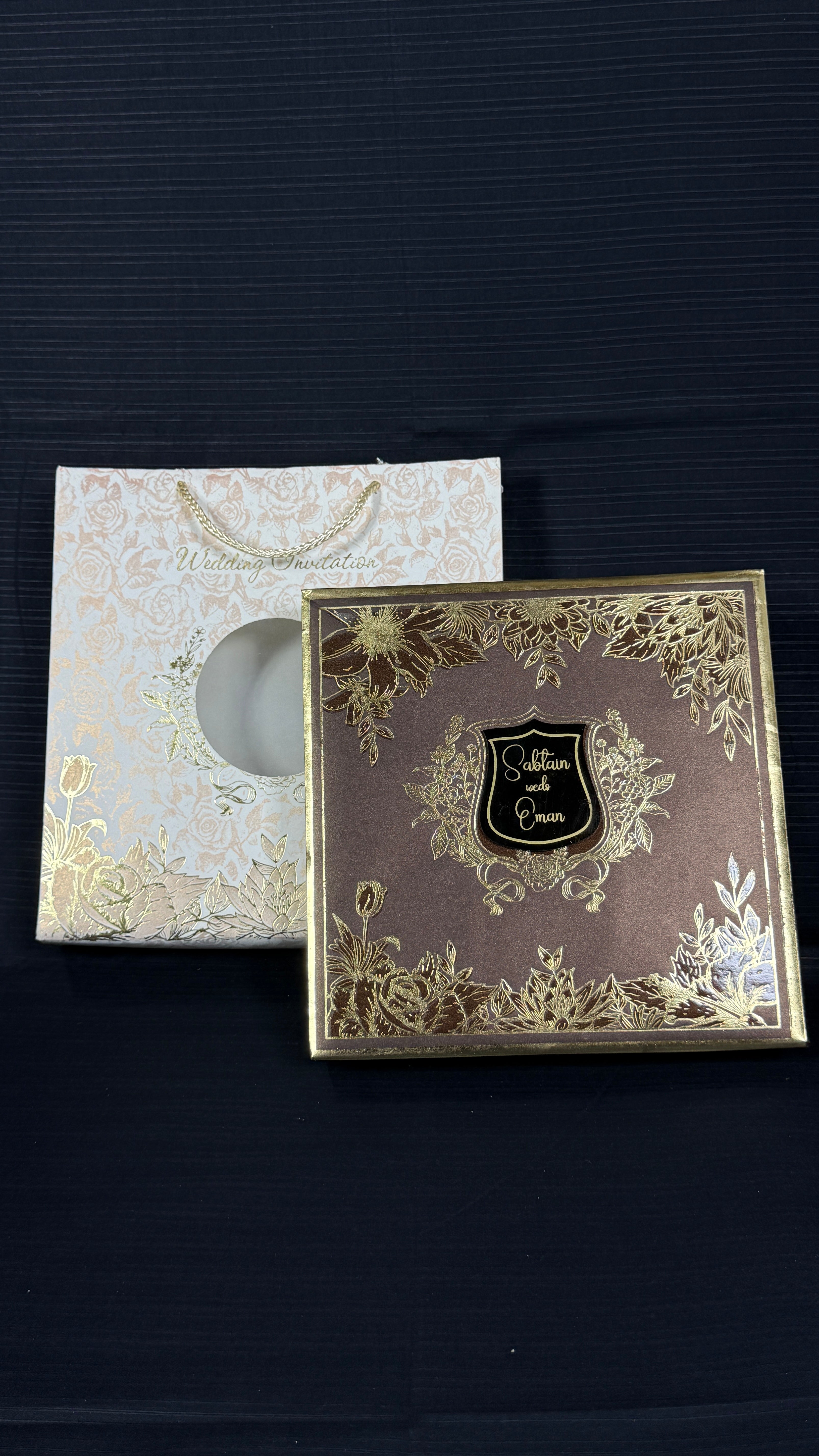 Lie acrylic invitation box