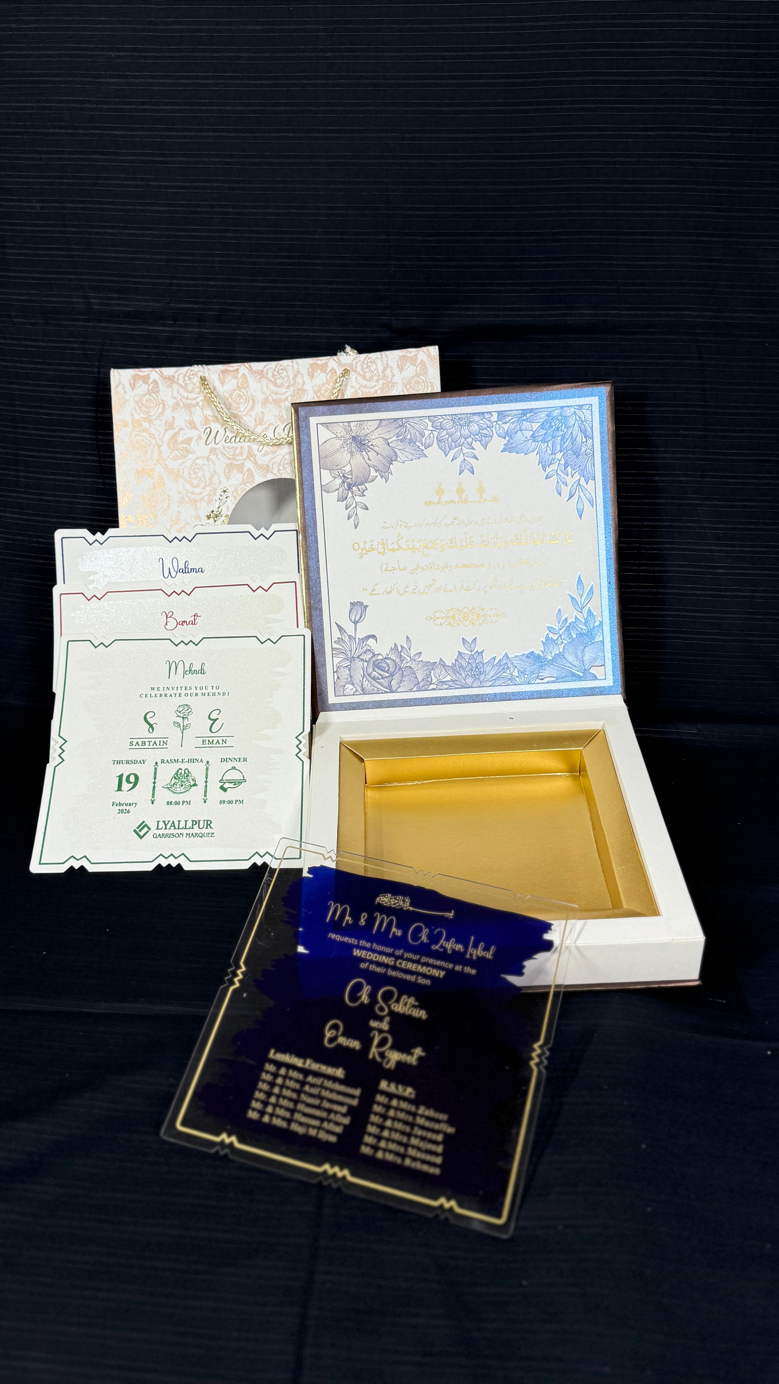 Lie acrylic invitation box